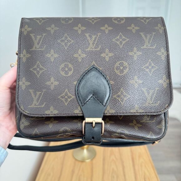 ✅AUTHENTIC✅LOUIS VUITTON CARTOUCHIERE MM - Picture 4 of 17